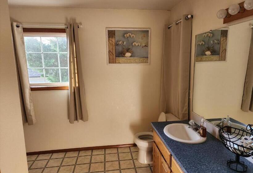 Пансион A Wine Country Home In Yamhill County