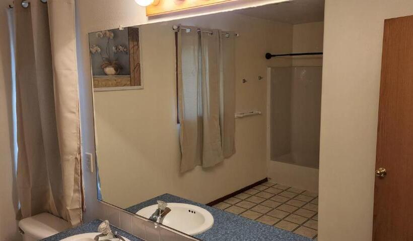 Пансион A Wine Country Home In Yamhill County