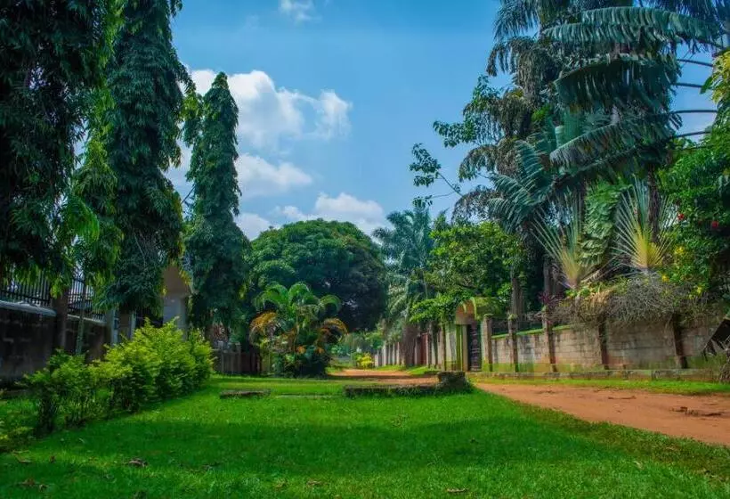 پانسیون Berengei Silverback Guesthouse And Homestay