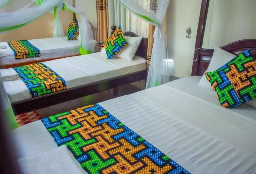 پانسیون Berengei Silverback Guesthouse And Homestay