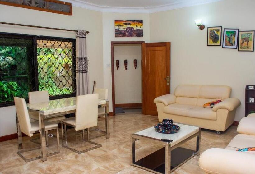 پانسیون Berengei Silverback Guesthouse And Homestay