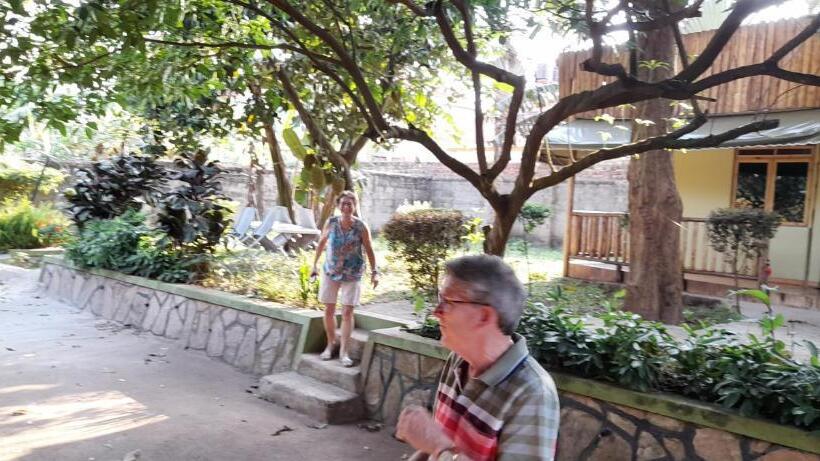 پانسیون Berengei Silverback Guesthouse And Homestay