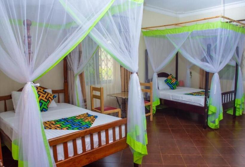 پانسیون Berengei Silverback Guesthouse And Homestay