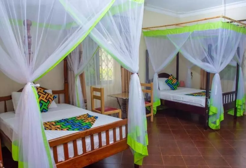 پانسیون Berengei Silverback Guesthouse And Homestay