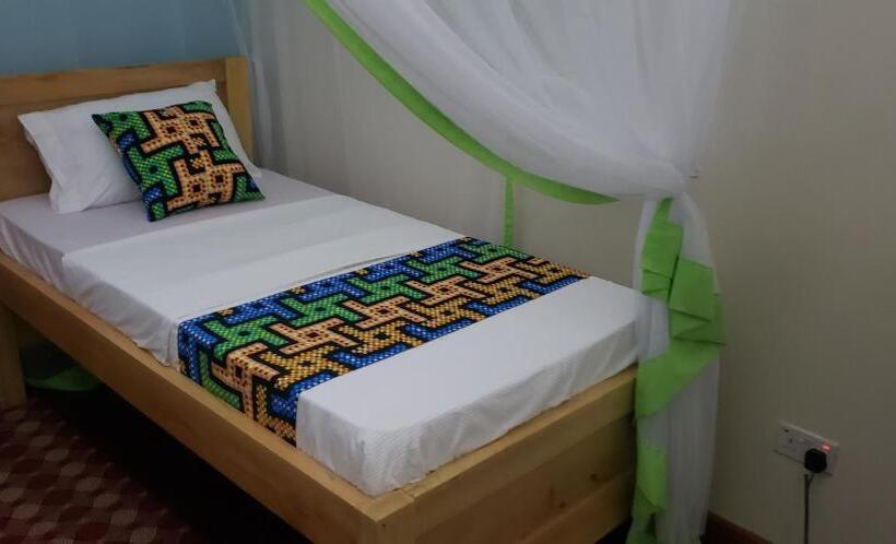 پانسیون Berengei Silverback Guesthouse And Homestay