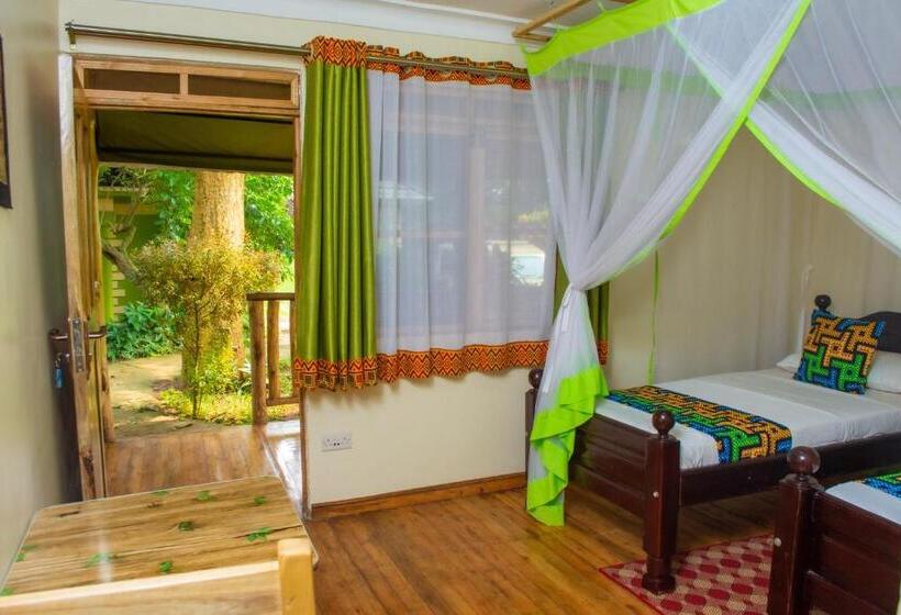 پانسیون Berengei Silverback Guesthouse And Homestay