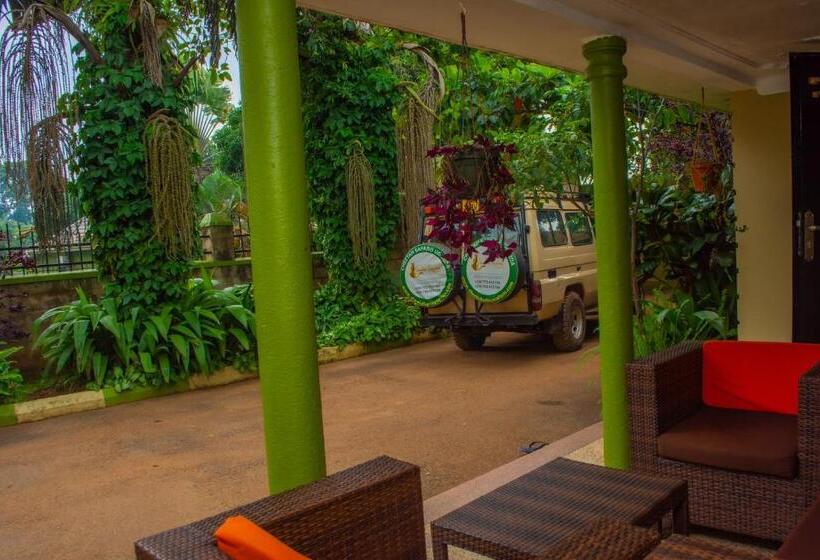 پانسیون Berengei Silverback Guesthouse And Homestay