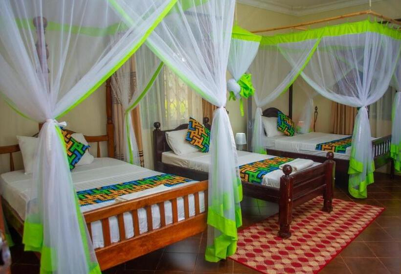 پانسیون Berengei Silverback Guesthouse And Homestay