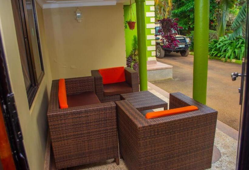 پانسیون Berengei Silverback Guesthouse And Homestay