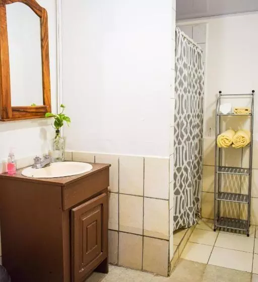 ペンション Caprichos Rooms