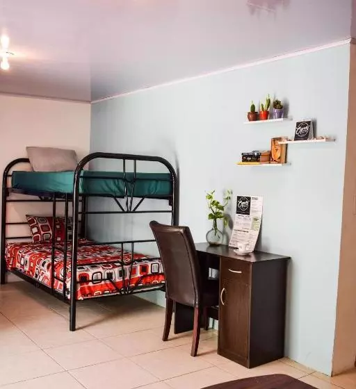 ペンション Caprichos Rooms