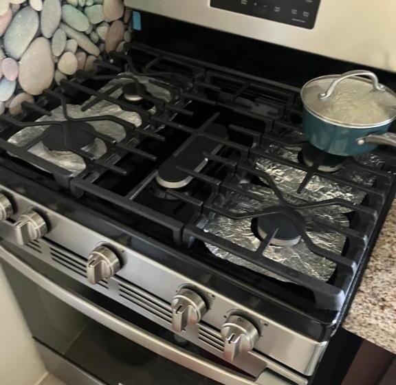 پانسیون Coastal Cay Villa