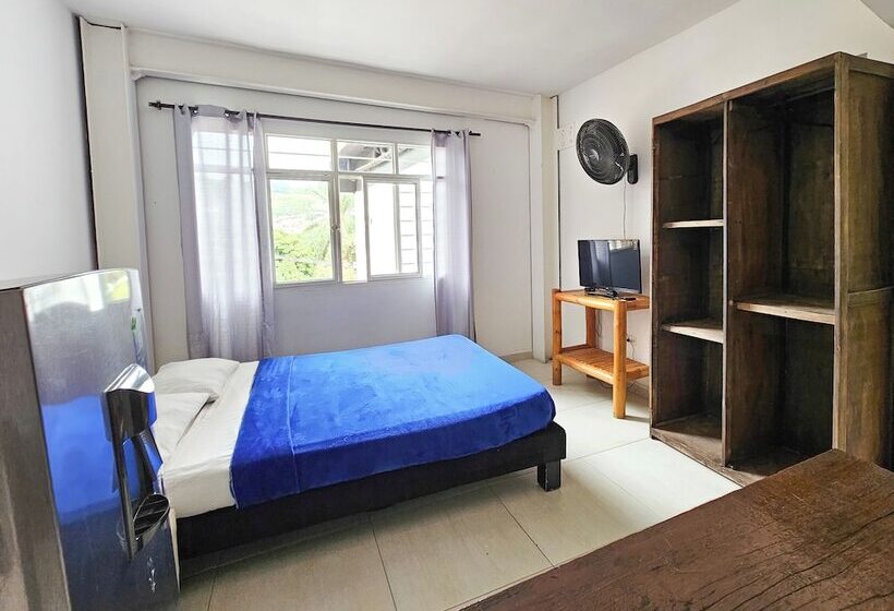 پانسیون La Mercedes Lite Hostal By Mh