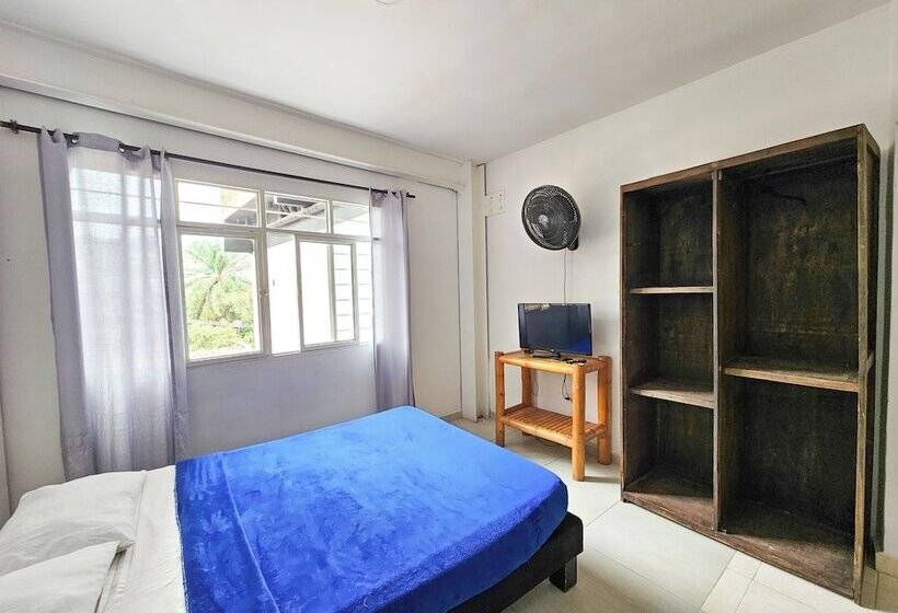 پانسیون La Mercedes Lite Hostal By Mh