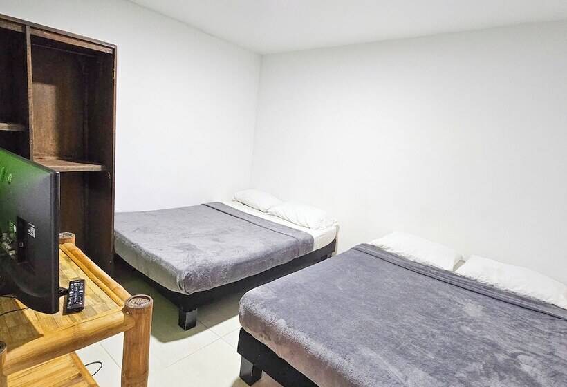 پانسیون La Mercedes Lite Hostal By Mh