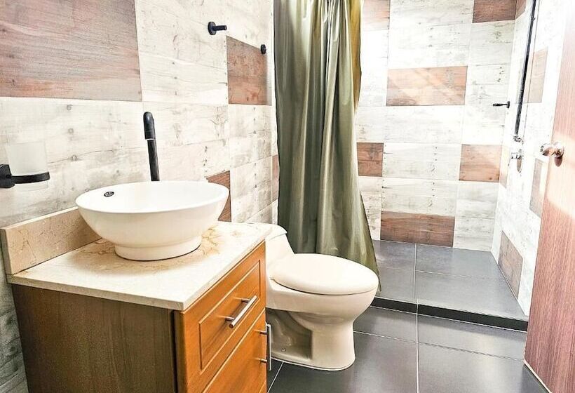 پانسیون La Mercedes Lite Hostal By Mh