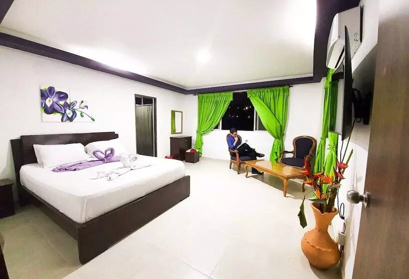 پانسیون La Mercedes Lite Hostal By Mh