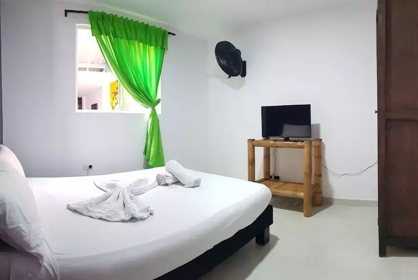 پانسیون La Mercedes Lite Hostal By Mh