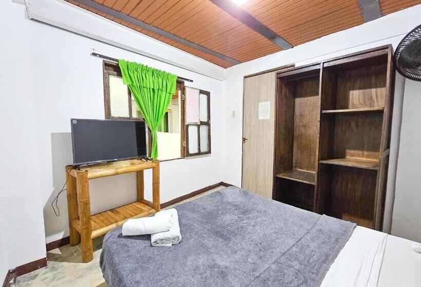 پانسیون La Mercedes Lite Hostal By Mh