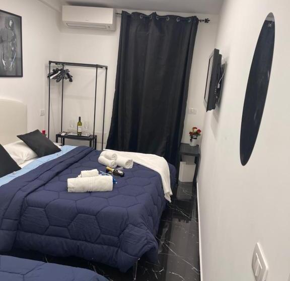 پانسیون Lux House Naples Airport