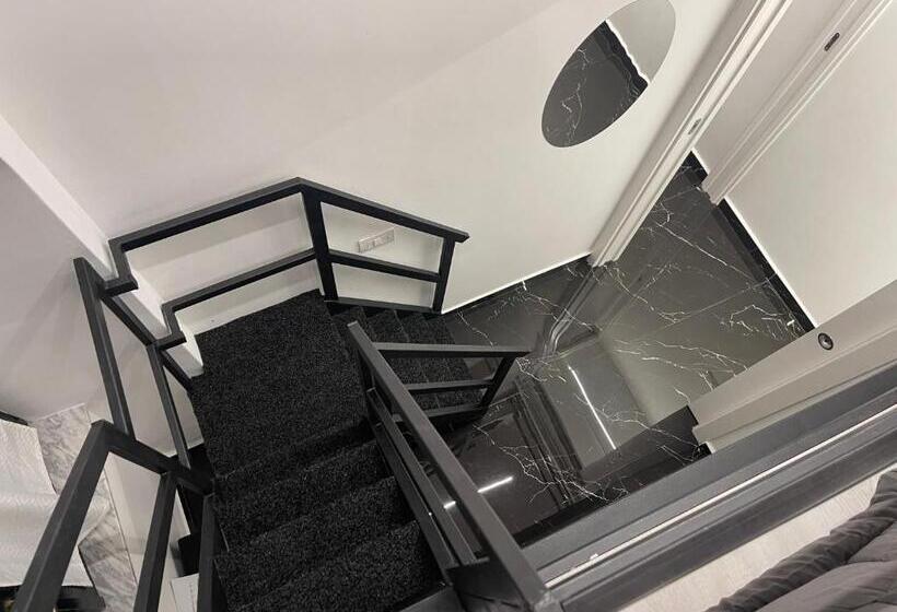 پانسیون Lux House Naples Airport