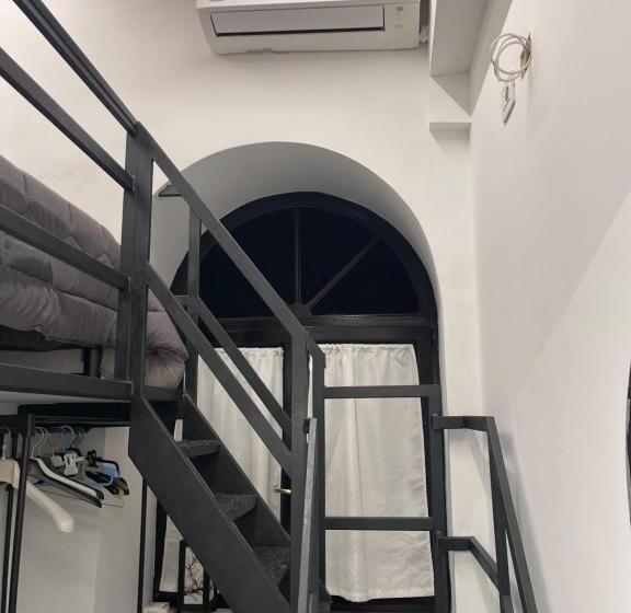 پانسیون Lux House Naples Airport