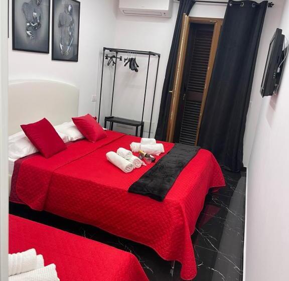 پانسیون Lux House Naples Airport