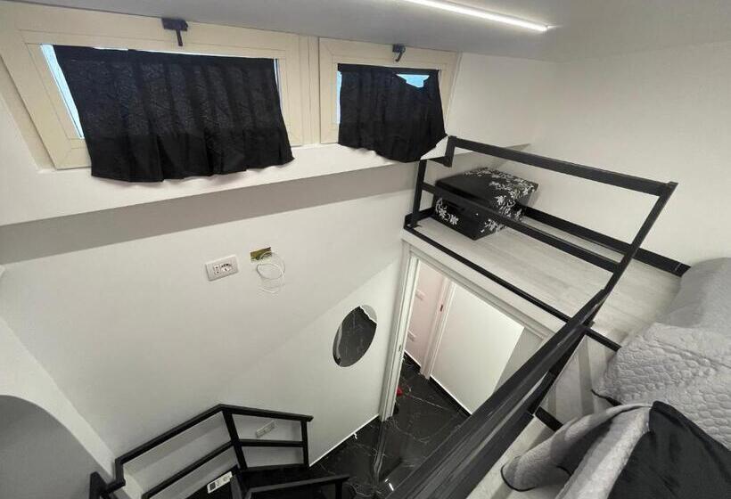 پانسیون Lux House Naples Airport