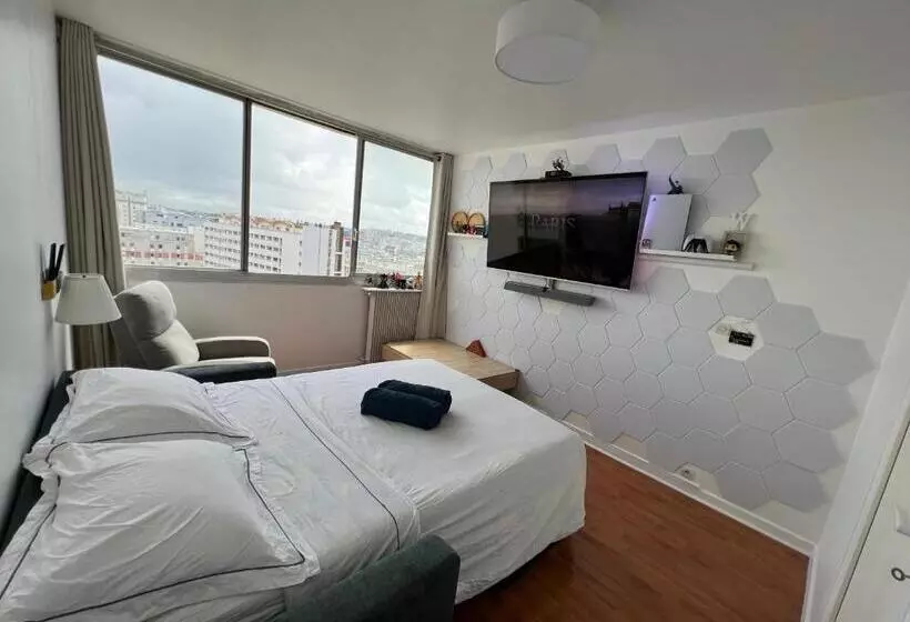 ペンション Private Room In A Shared Apartment Metro 7 And Tramway T3a