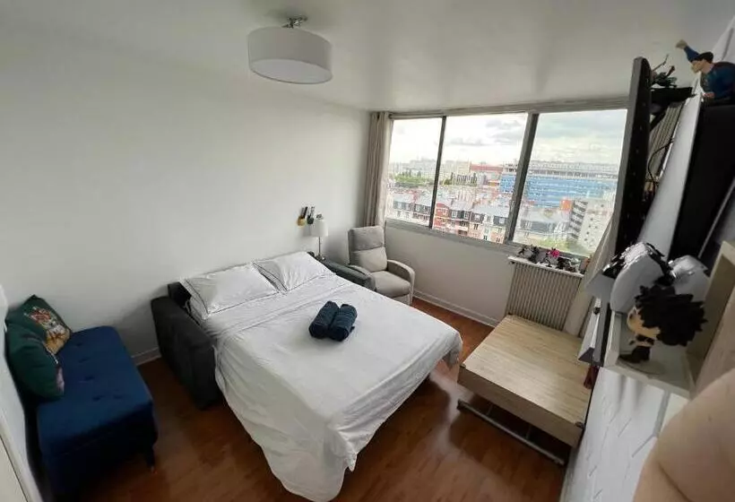 ペンション Private Room In A Shared Apartment Metro 7 And Tramway T3a