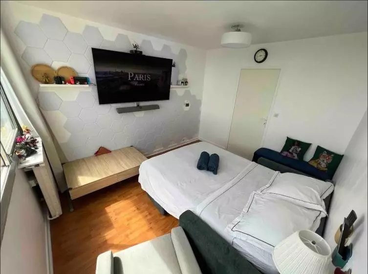 ペンション Private Room In A Shared Apartment Metro 7 And Tramway T3a