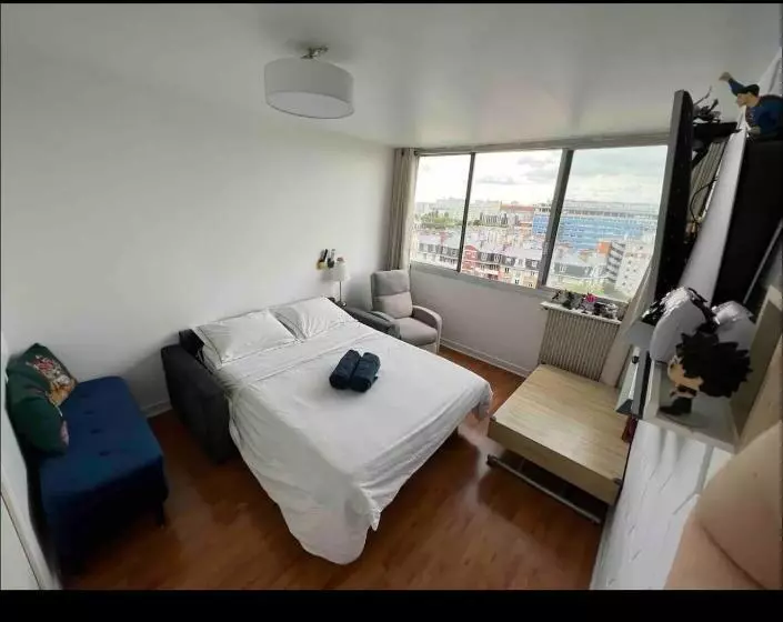 ペンション Private Room In A Shared Apartment Metro 7 And Tramway T3a