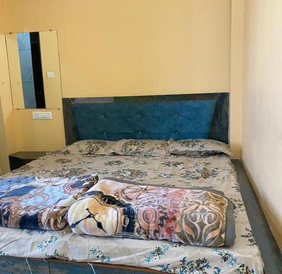 פנסיון Rajoriya Residence