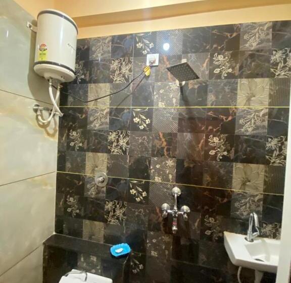 פנסיון Rajoriya Residence