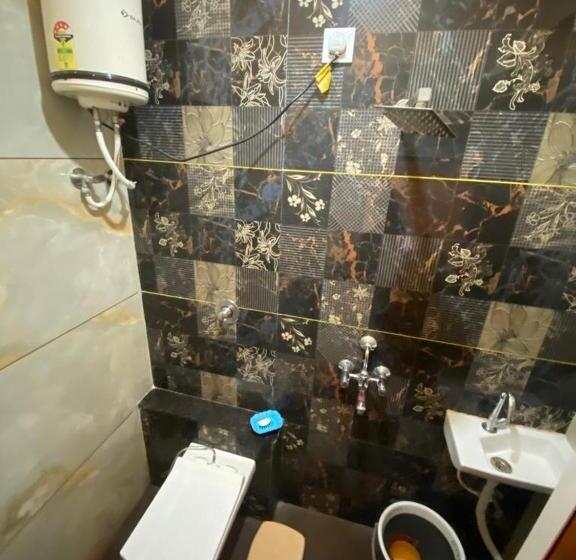 פנסיון Rajoriya Residence