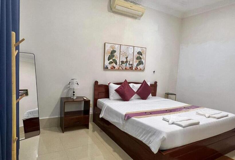 פנסיון Red Palace Villa