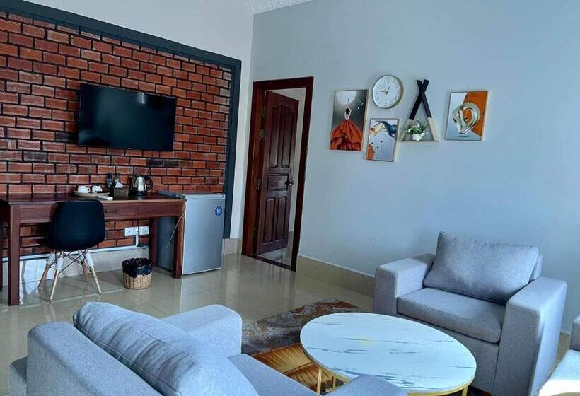 פנסיון Red Palace Villa