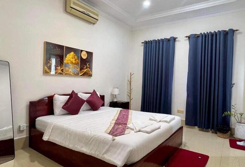 פנסיון Red Palace Villa