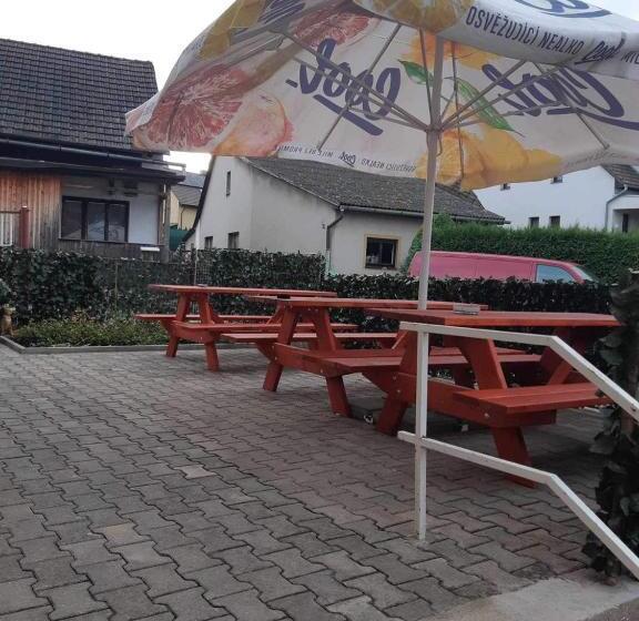 פנסיון Restaurace Hamburk S Ubytováním