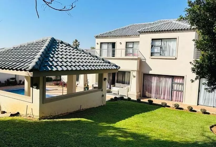 پانسیون The Hide In Sandton