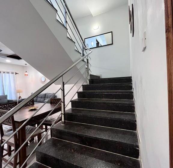 ペンション Villa White Grove