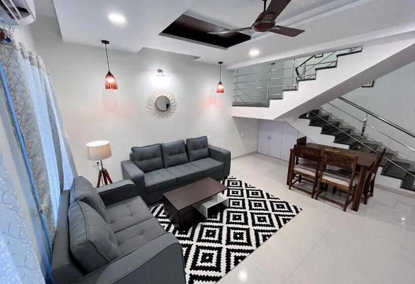 ペンション Villa White Grove