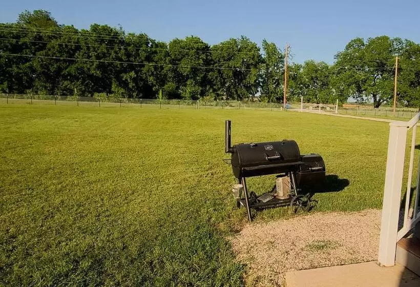 Majatalo Waterfront Haven   Sleeps 19   Home Cinema   Dock   Weatherford Tx