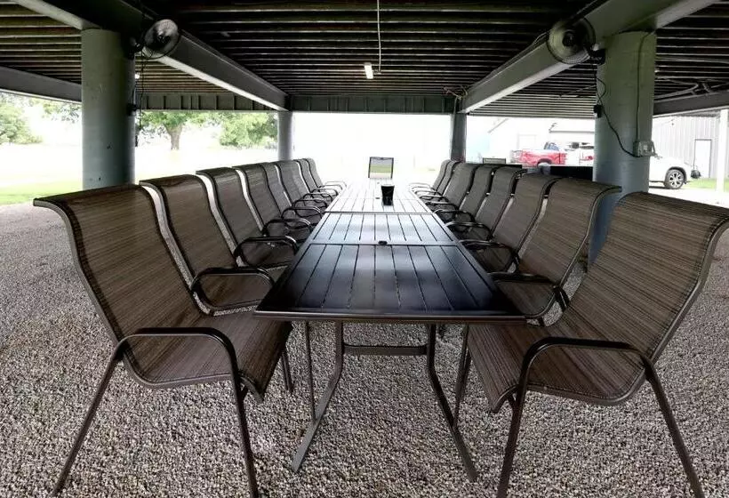 Majatalo Waterfront Haven   Sleeps 19   Home Cinema   Dock   Weatherford Tx