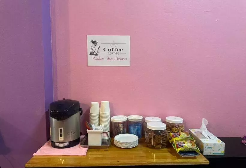 ユースホステル Madam Guesthouse