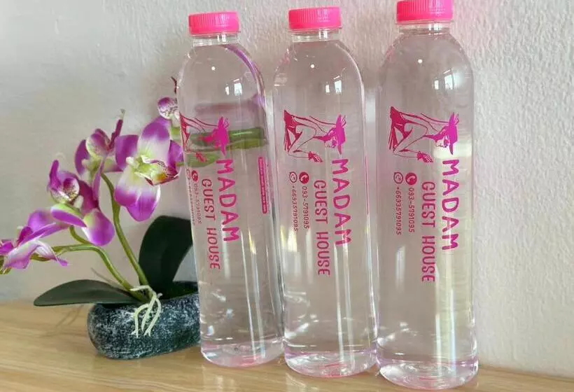 ユースホステル Madam Guesthouse