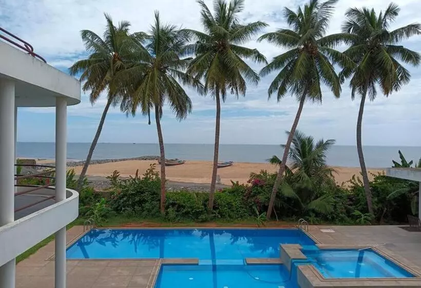 ベッドアンドブレックファースト Wom Beach Front Heritage Villa
