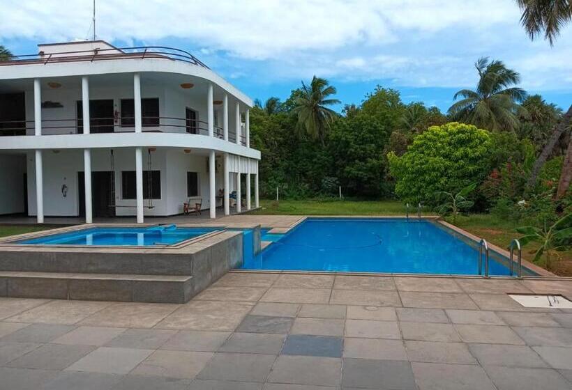 צימר Wom Beach Front Heritage Villa