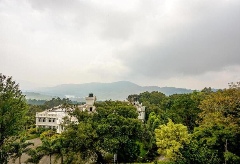 Itsy Hotels Classiyo Munnar Crown Resorts With Balcony