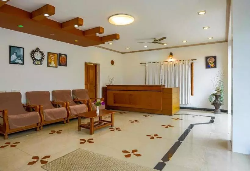 Itsy Hotels Classiyo Munnar Crown Resorts With Balcony